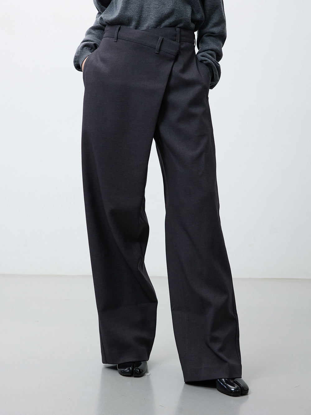 Unbalanced wrap trouser
