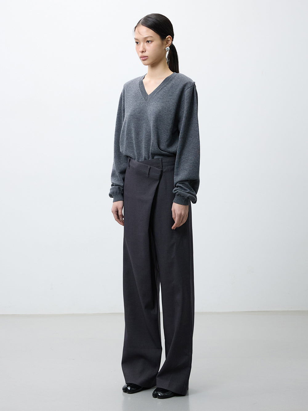 Unbalanced wrap trouser