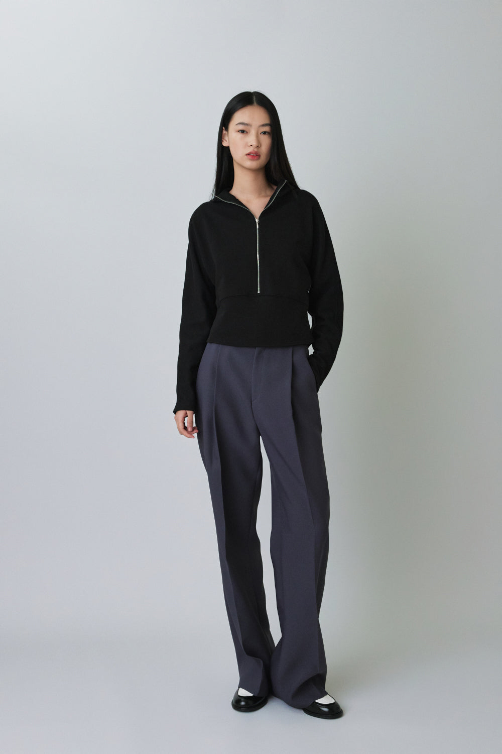 25 Edition spring one tuck pants charcoal