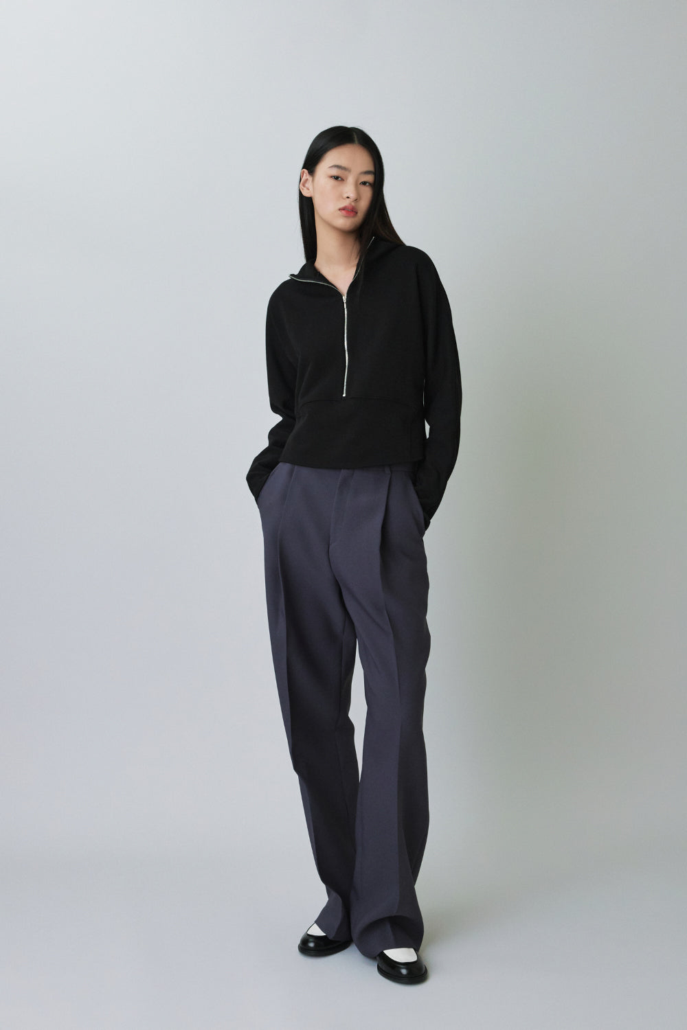 25 Edition spring one tuck pants charcoal