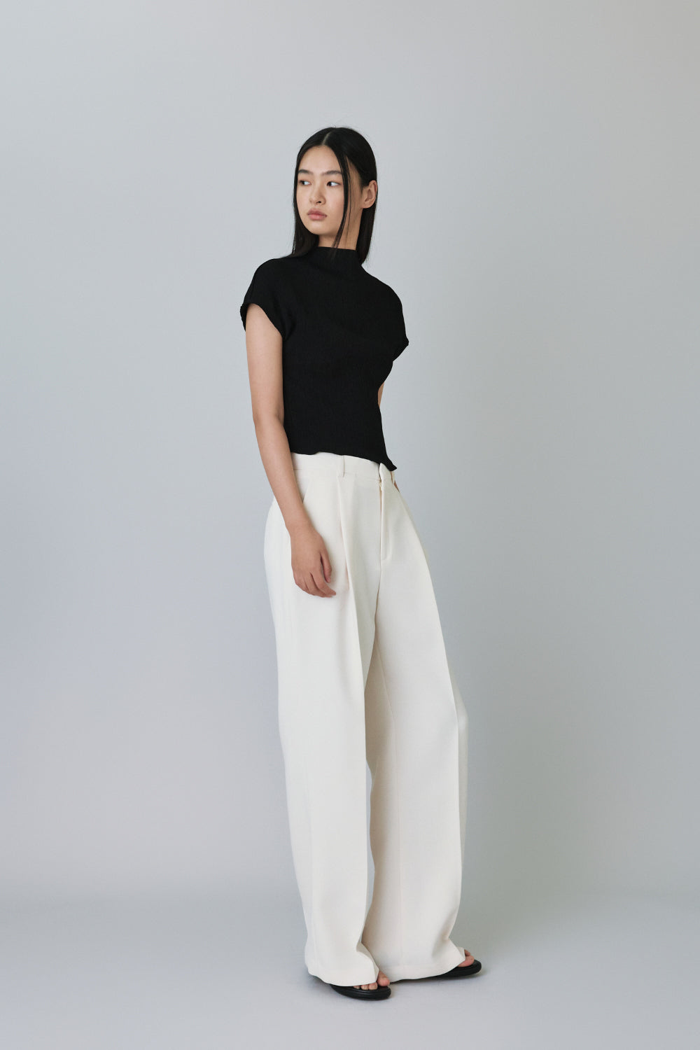 25 Edition spring one tuck pants ivory