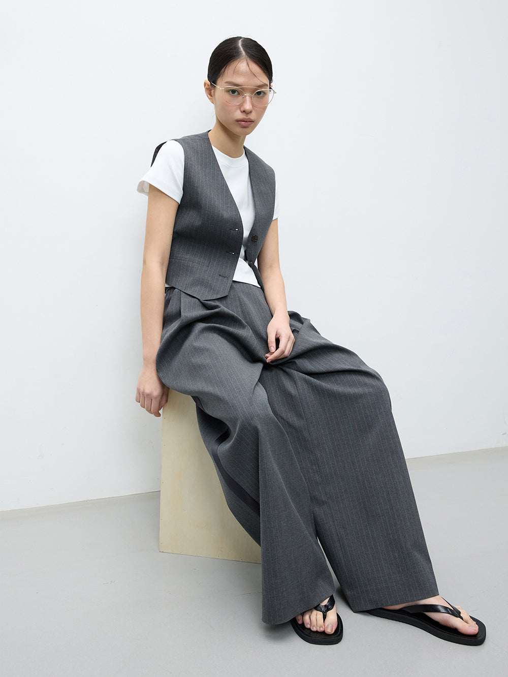 Classic pin stripe 2tuck wide pants