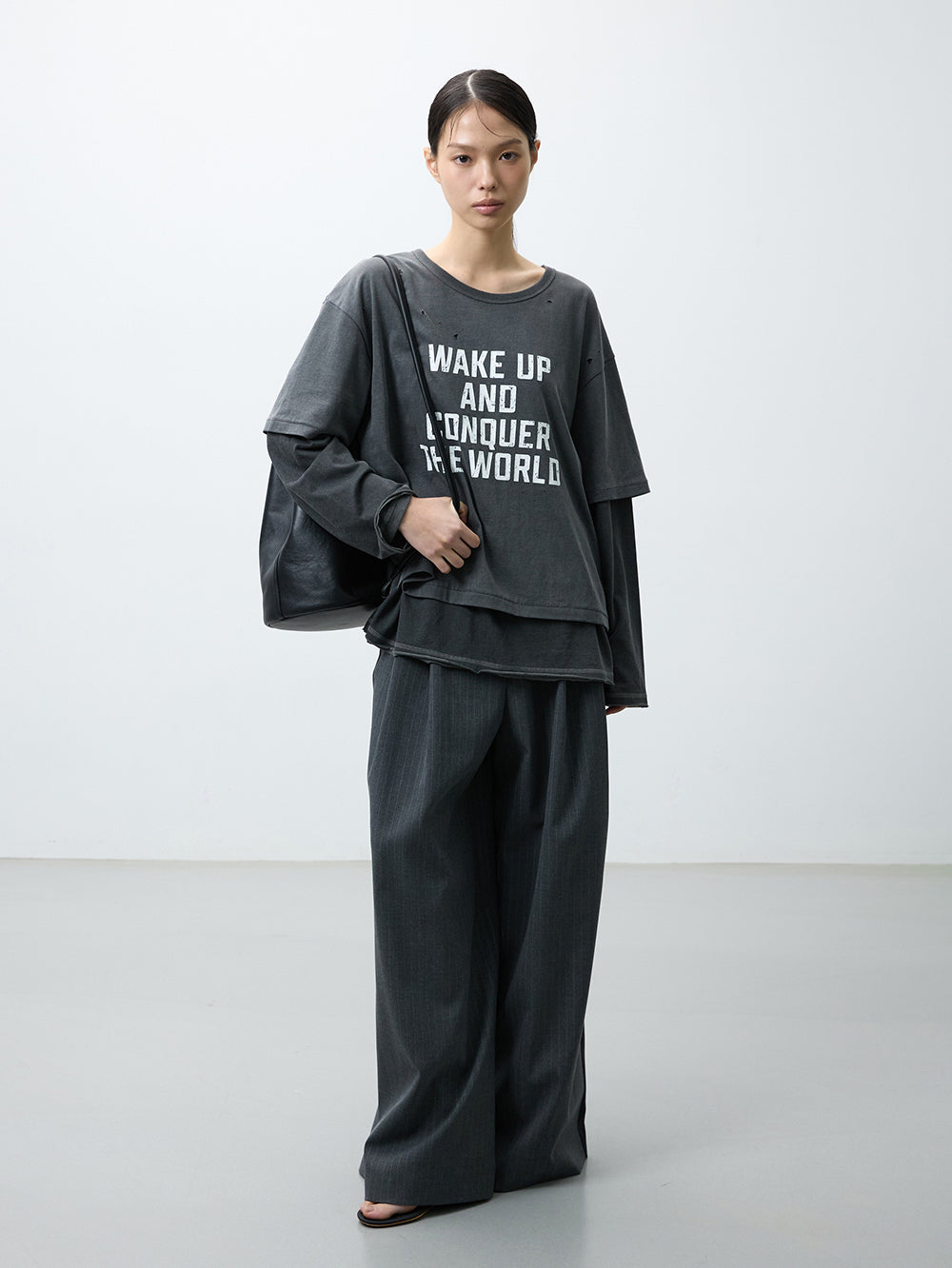 Classic pin stripe 2tuck wide pants