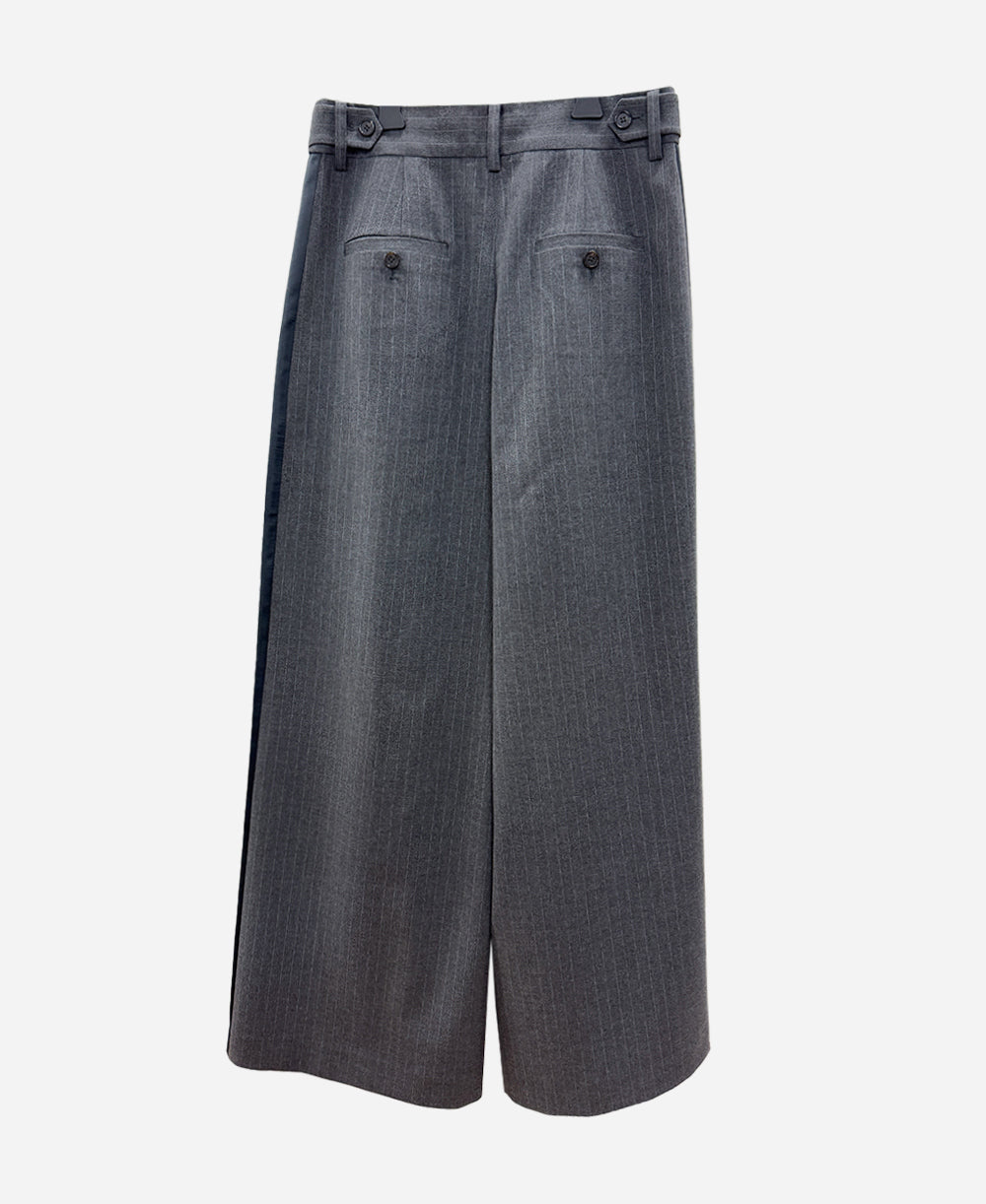 Classic pin stripe 2tuck wide pants