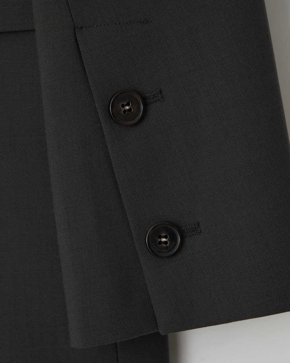 Sleeve button jacket