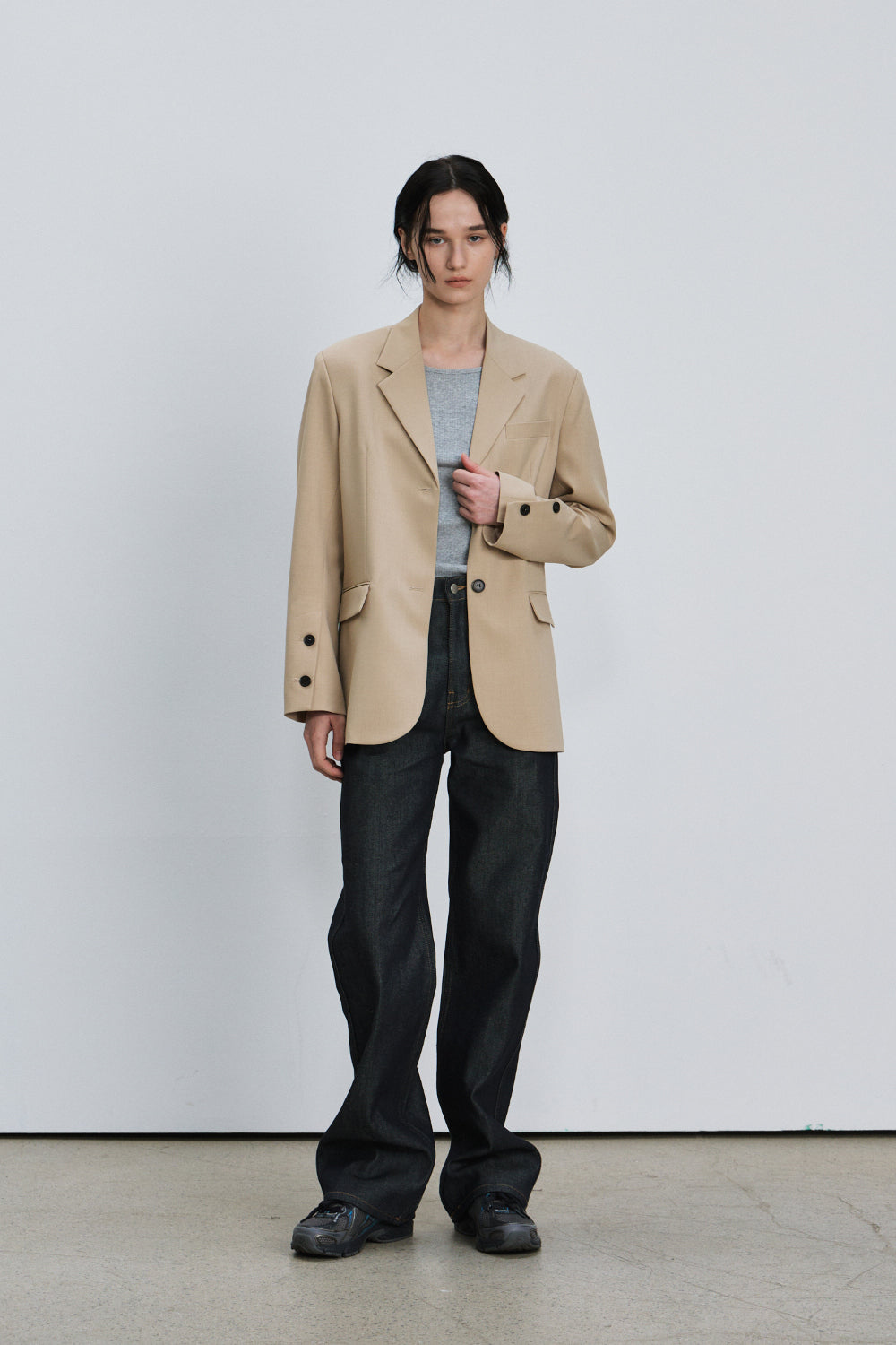 Sleeve button jacket