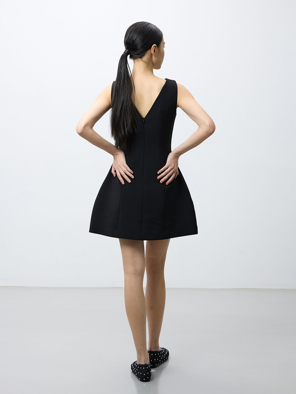 Sleeveless volume mini dress