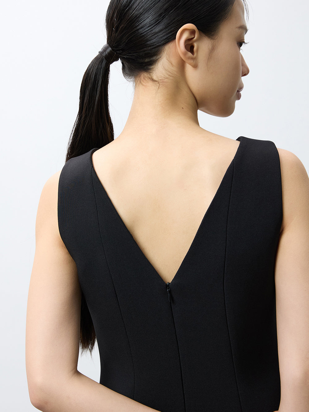 Sleeveless volume mini dress