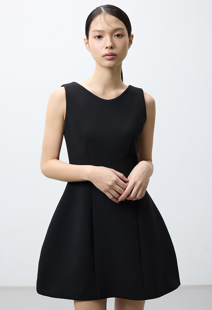 Sleeveless volume mini dress