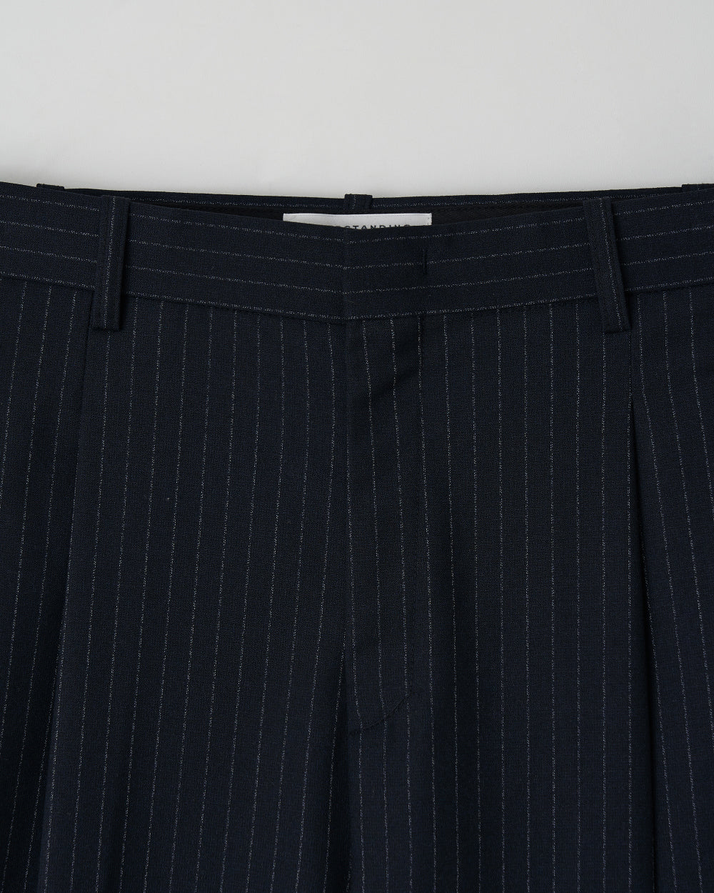 Stripe pocket one tuck pants