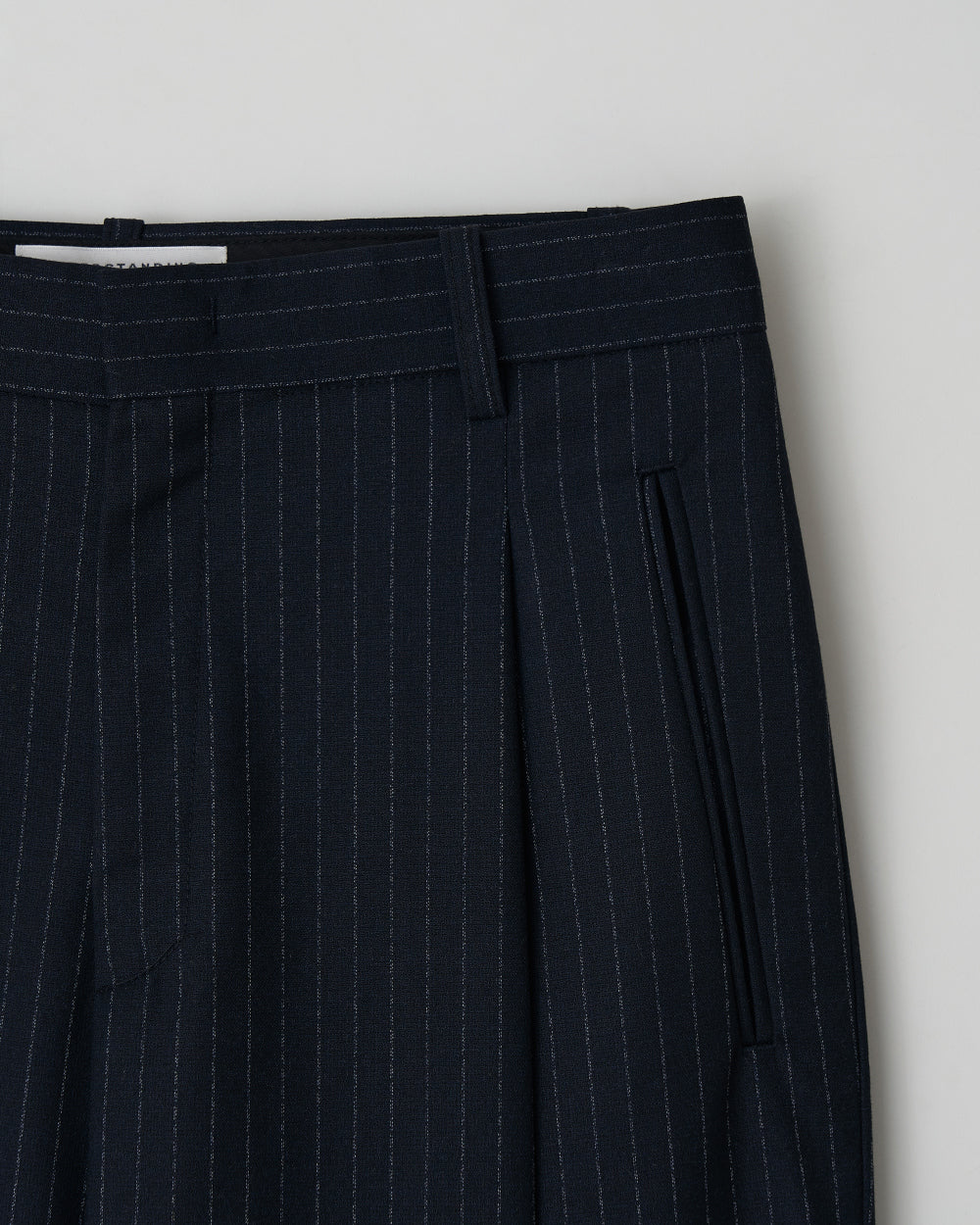 Stripe pocket one tuck pants