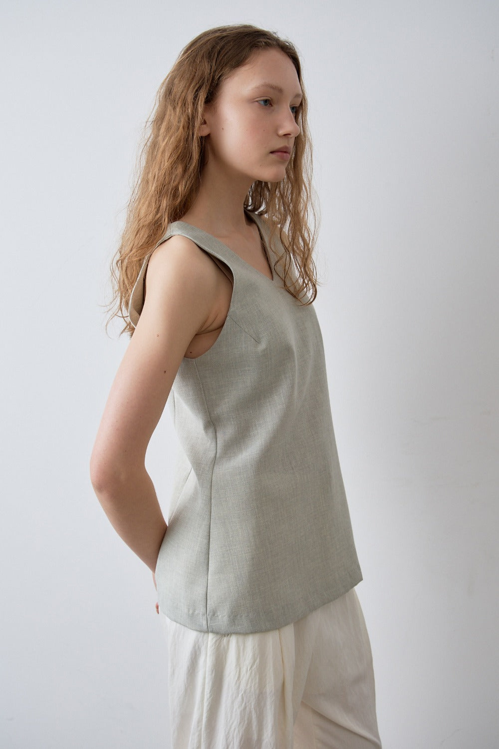 V-neck sleeveless blouse