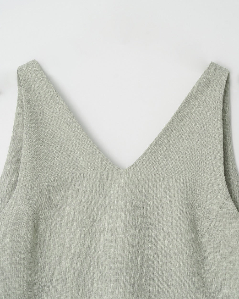 V-neck sleeveless blouse
