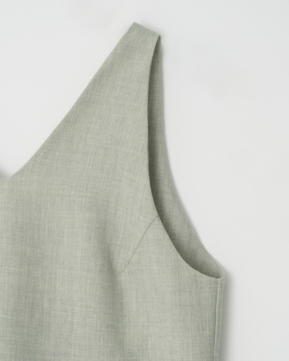 V-neck sleeveless blouse