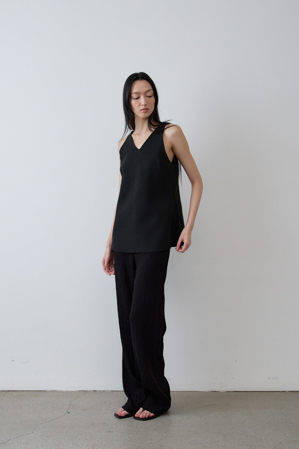 V-neck sleeveless blouse