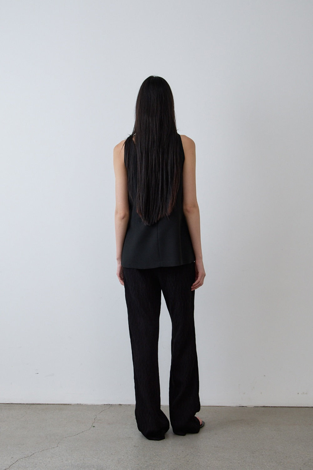 V-neck sleeveless blouse