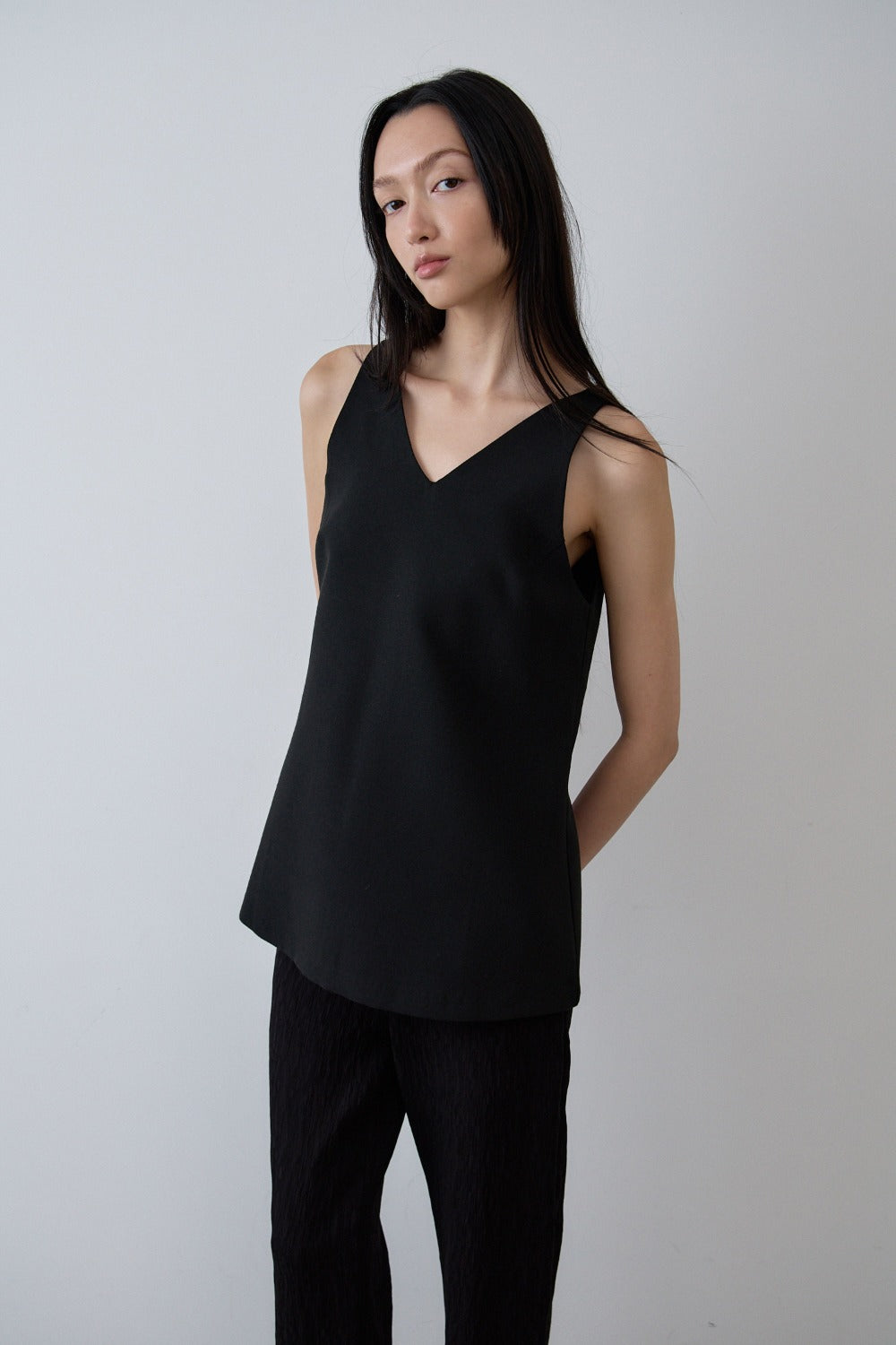 V-neck sleeveless blouse